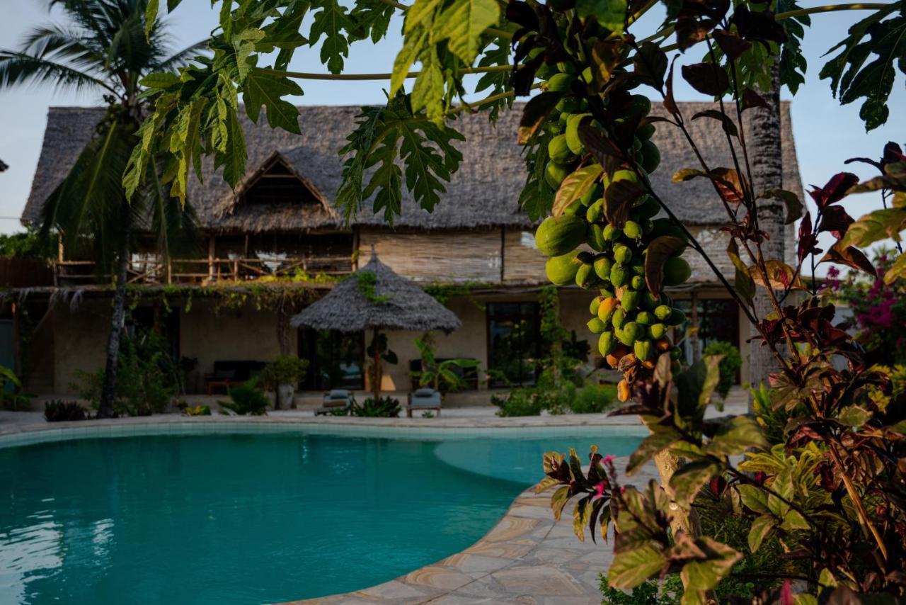 The Garden Hotel Paje Bagian luar foto