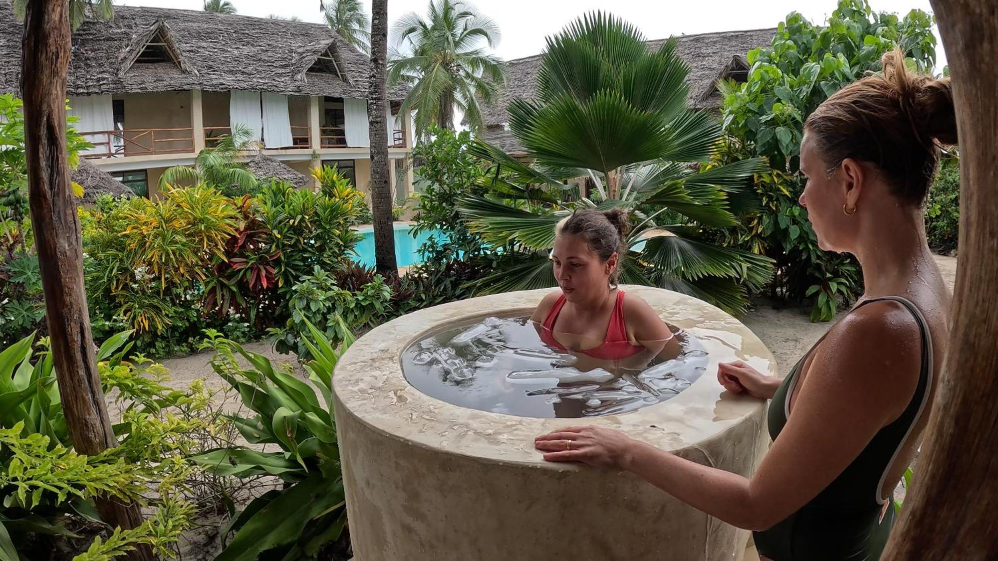 The Garden Hotel Paje Bagian luar foto