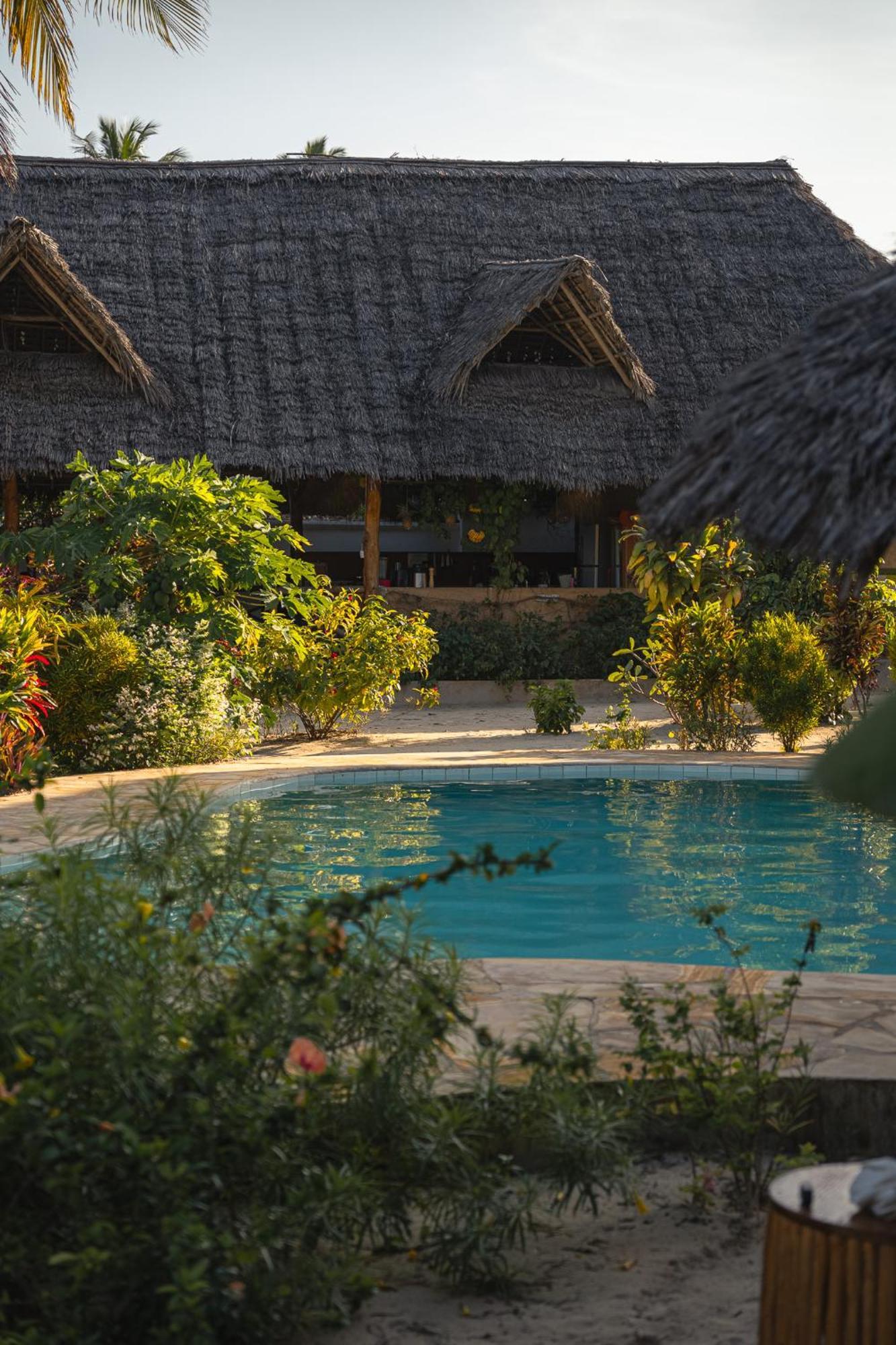 The Garden Hotel Paje Bagian luar foto