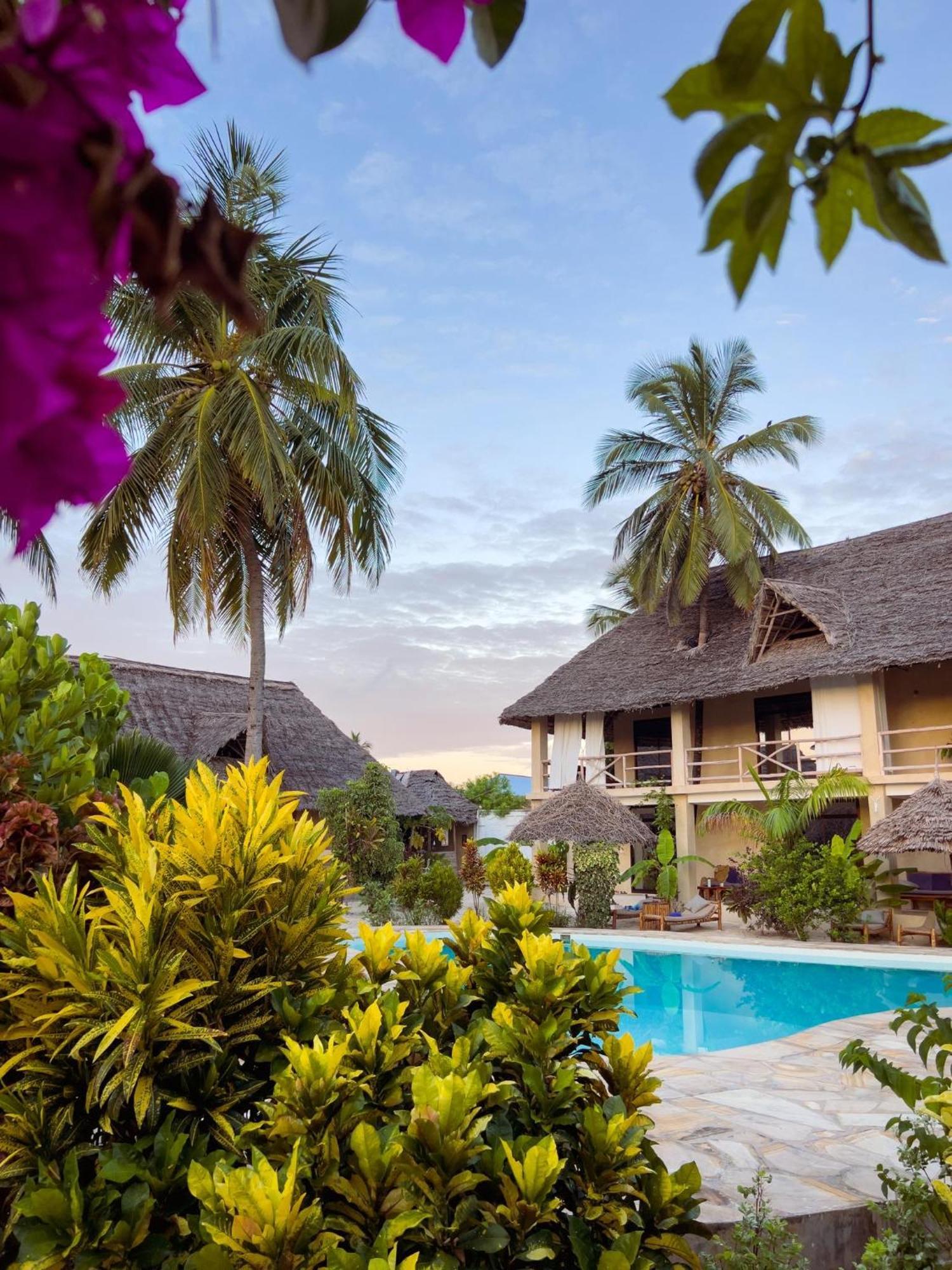 The Garden Hotel Paje Bagian luar foto